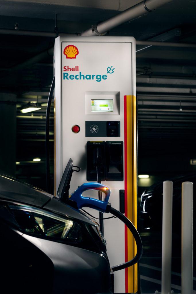unevi-shell-parking-recharge-cable-voiture-electrique-photo